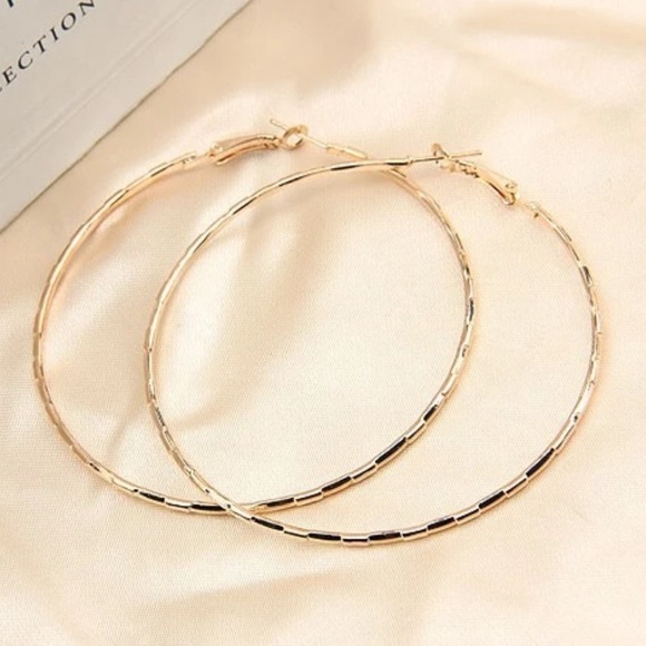 Back in Stock!!! 🆕 Faceted Gold Hoops - Picture 3 of 3